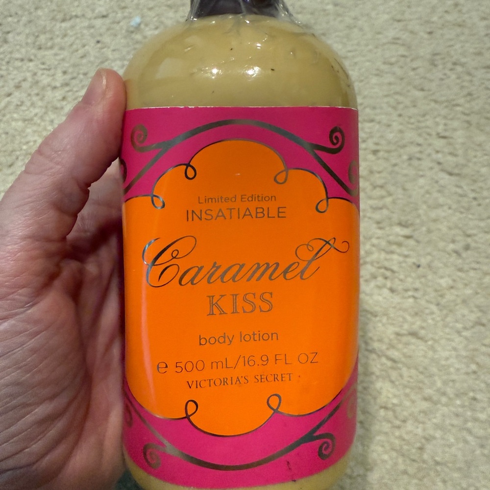 NEW& RETIRED- Victoria's Secret Insatiable Caramel Kiss Body Lotion